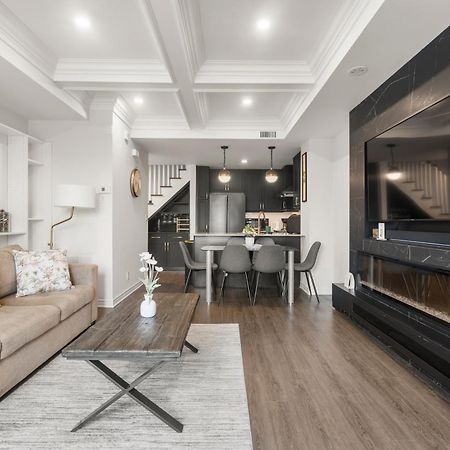Globalstay Luxury Townhouse Minutes Away From Waterfront โตรอนโต ภายนอก รูปภาพ