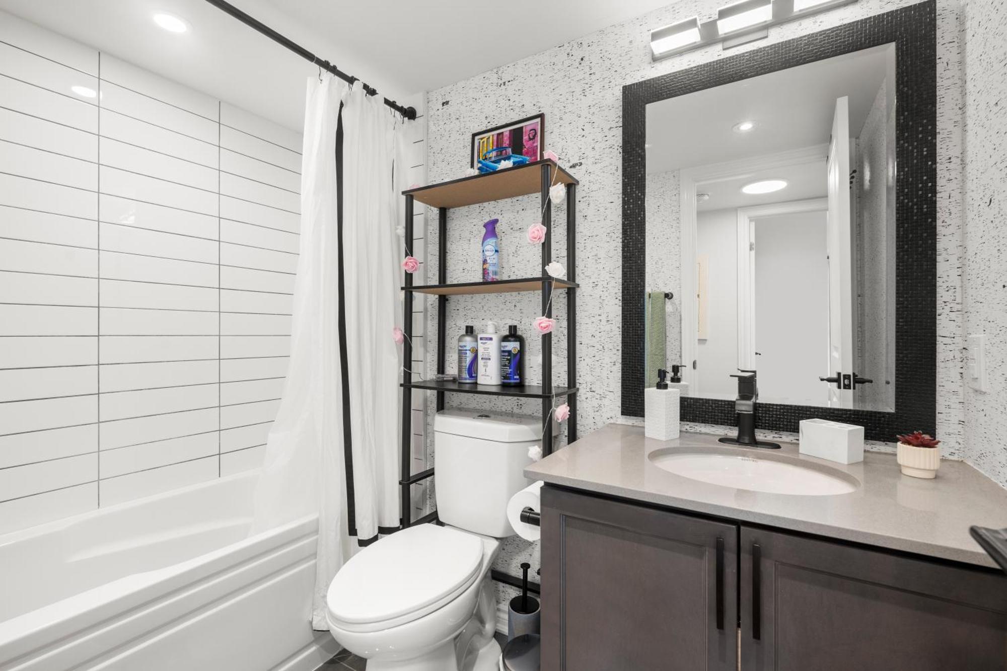 Globalstay Luxury Townhouse Minutes Away From Waterfront โตรอนโต ภายนอก รูปภาพ